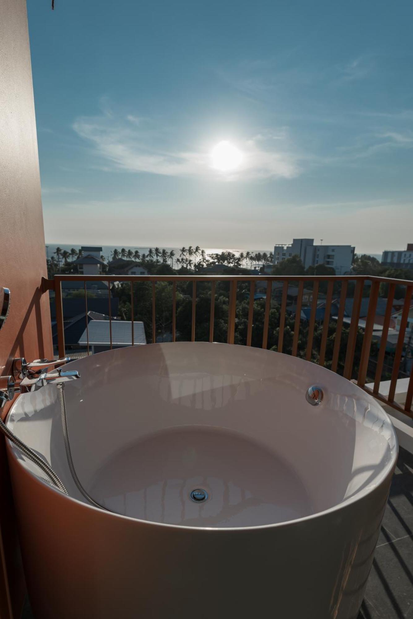 Blu Monkey Hub And Hotel Bangsaen Szoba fotó